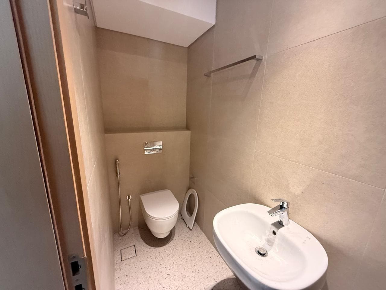 Single Row | Stunning 2BR TH | Prime Location — 10