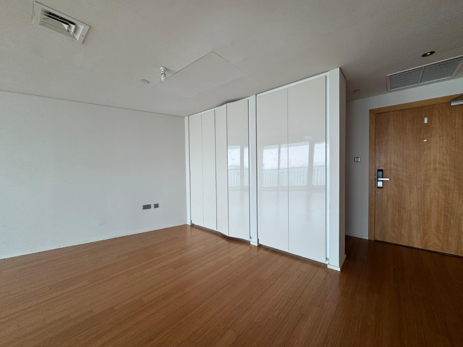 Full Sea View | Spacious 3BR | Prime Location, 9