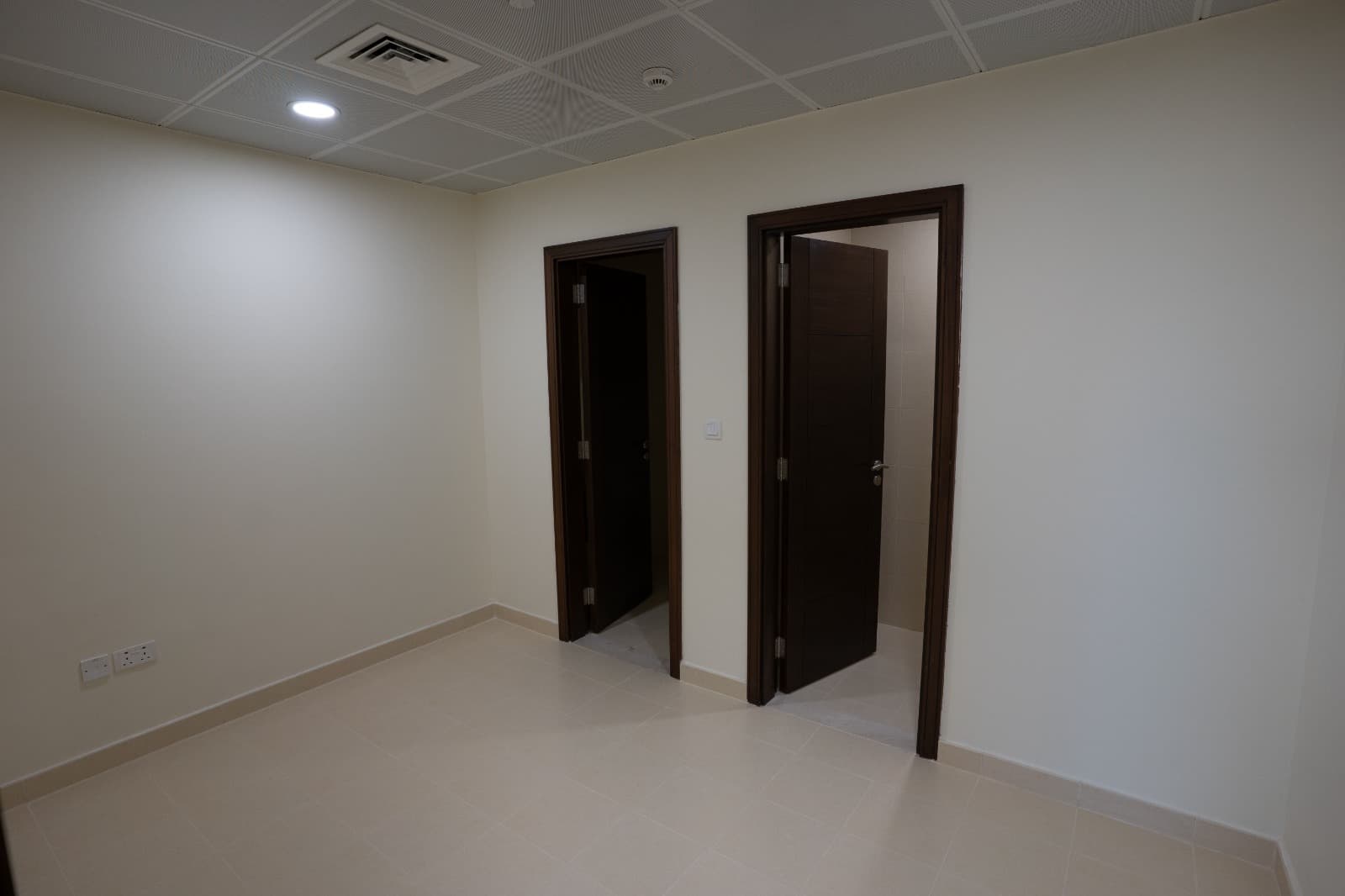 Spacious 3BR | Luxury Living | Ideal Location — 3