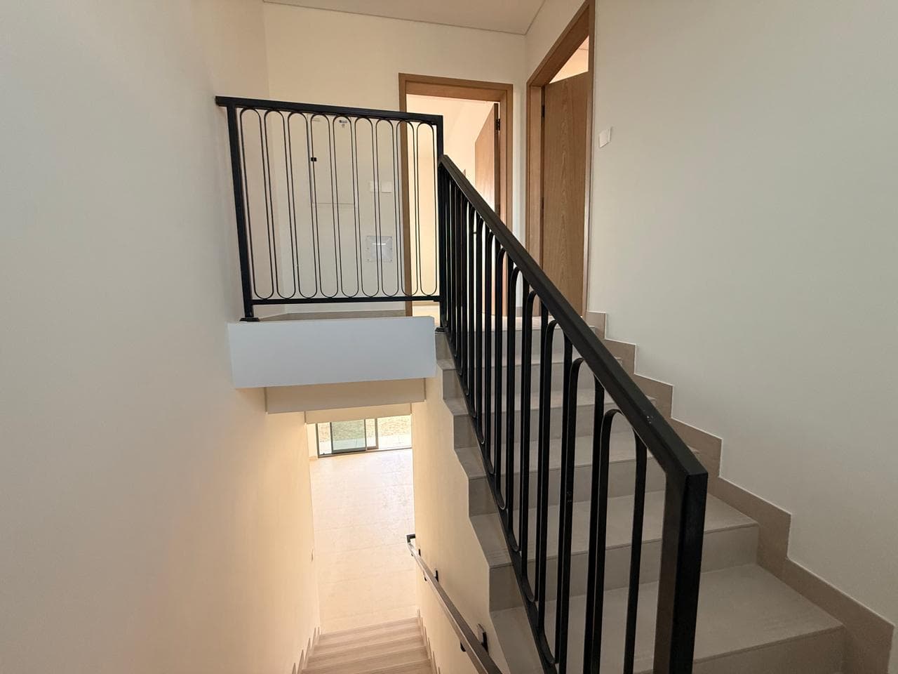 Single Row | Stunning 2BR TH | Prime Location — 5