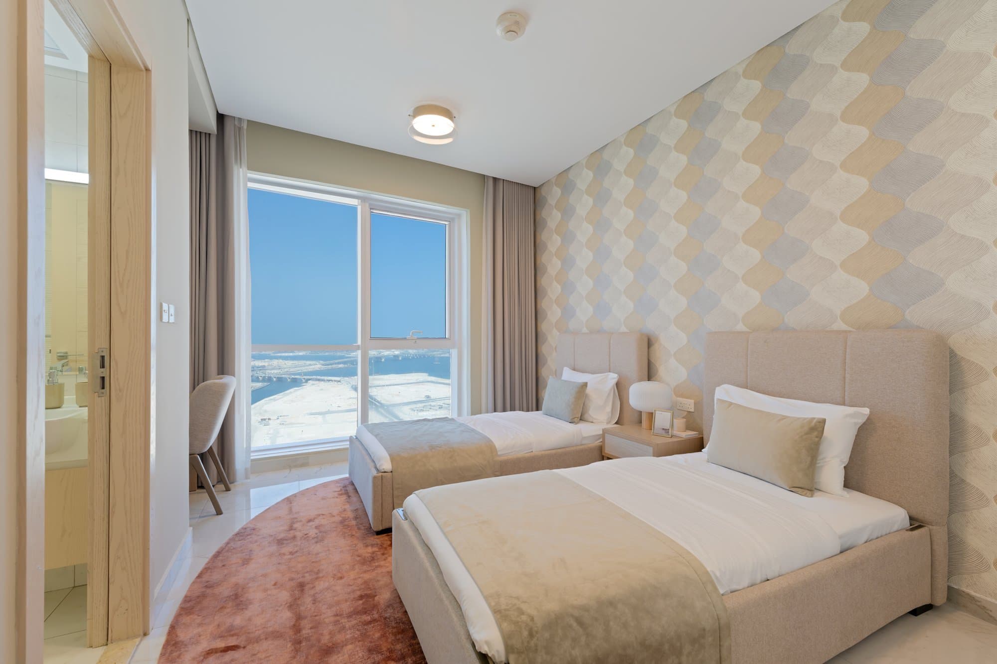 0 Commission | Luxurious Apartment | Vacant, 17