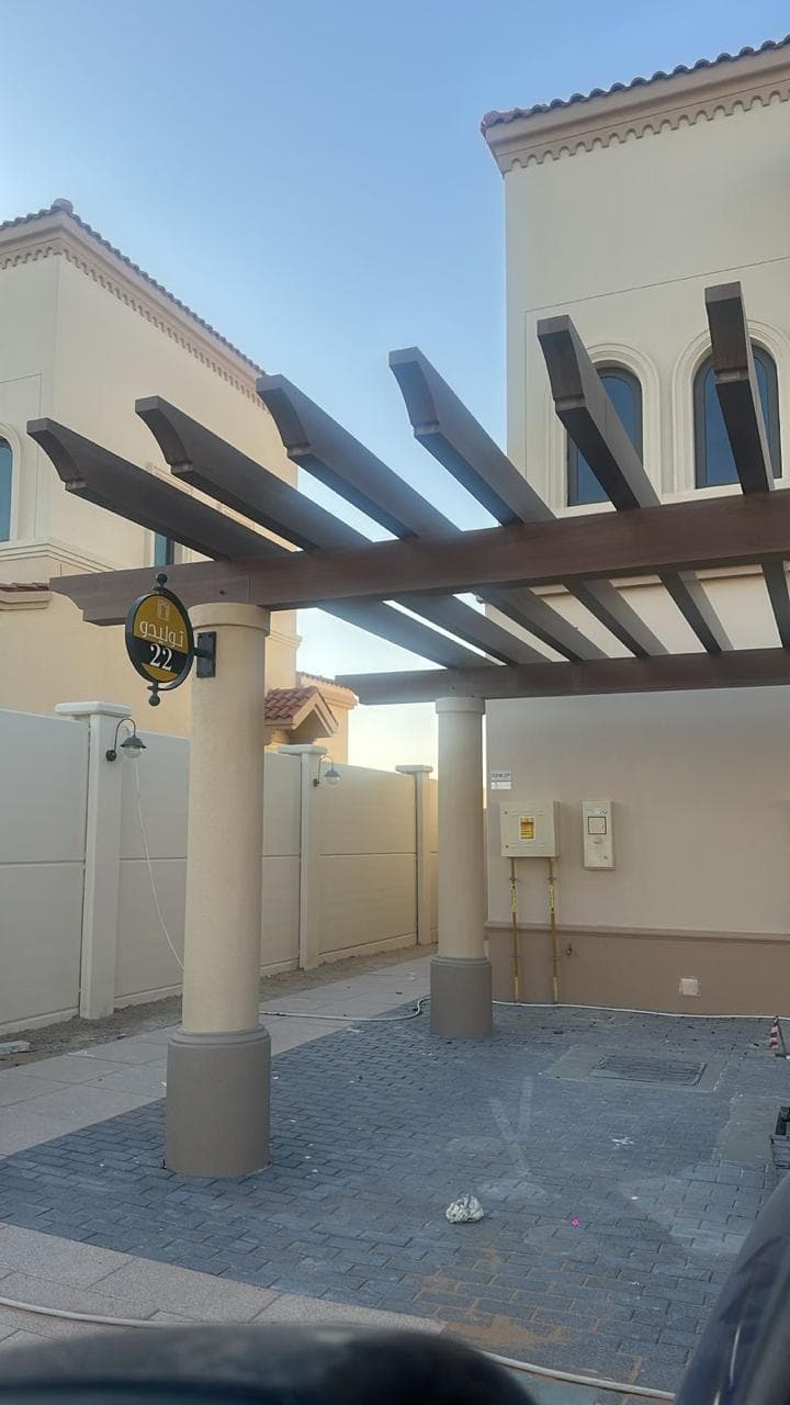 Single Row | Stunning 2BR TH | Prime Location — 11