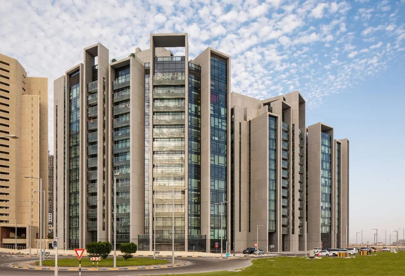 Modern 2BR | Canal View | Prime Location, 10