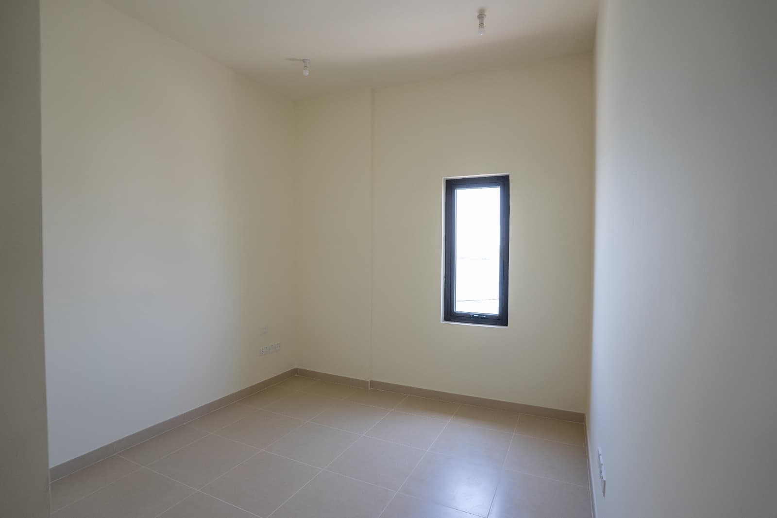 Spacious 3BR | Luxury Living | Ideal Location — 6