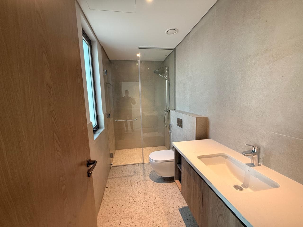 Single Row | Stunning 2BR TH | Prime Location — 9