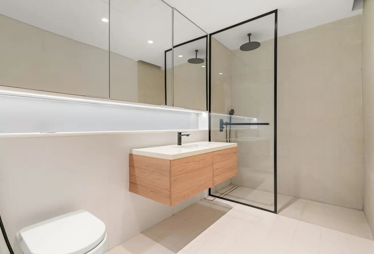 Stunning 1BR | Canal View | Prime Location, 5