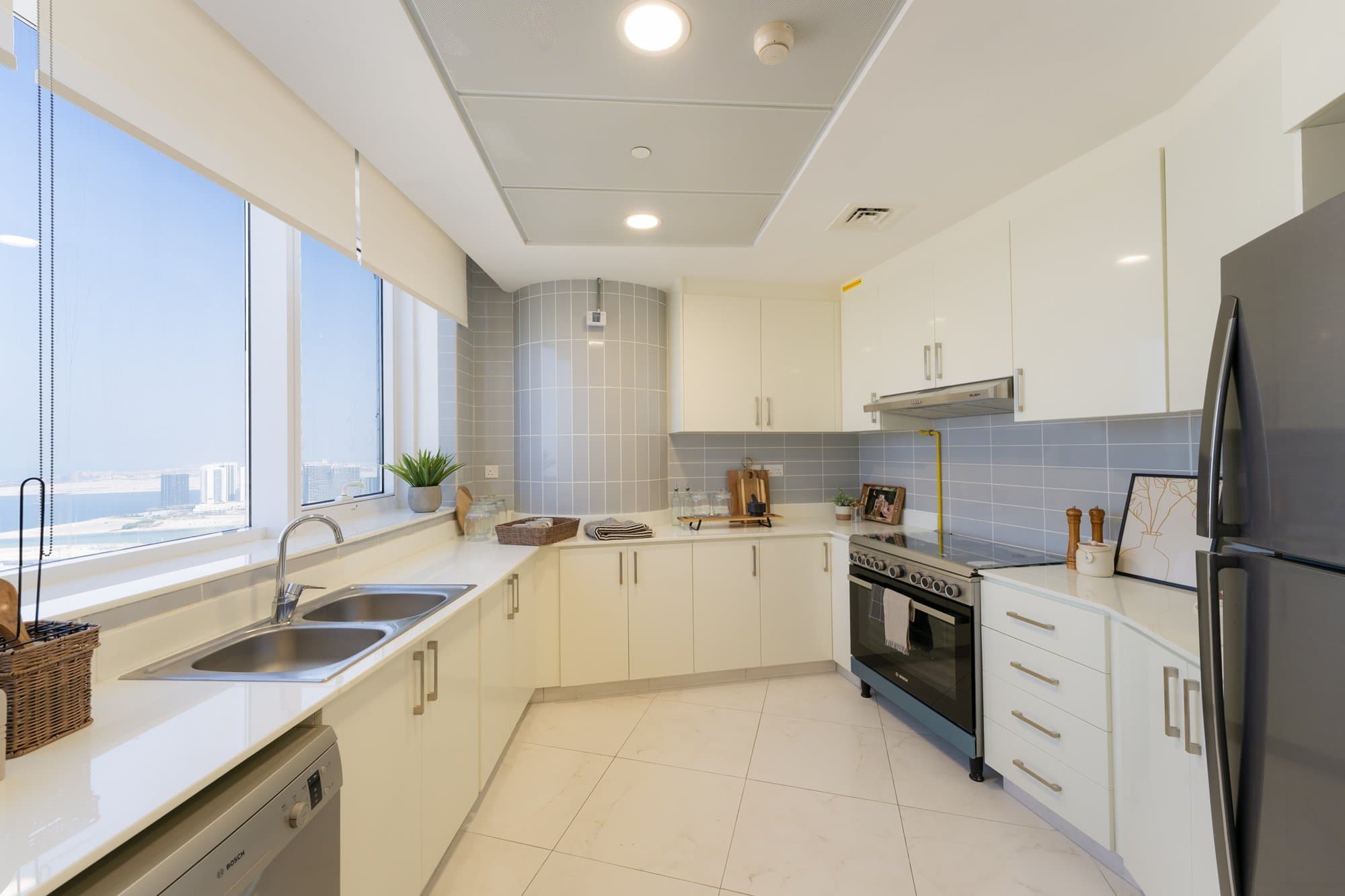 0 Commission | Luxurious Apartment | Vacant, 12