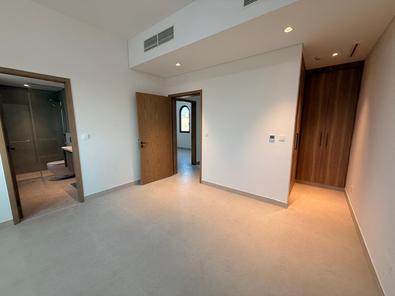 Single Row | Stunning 2BR TH | Prime Location — 2