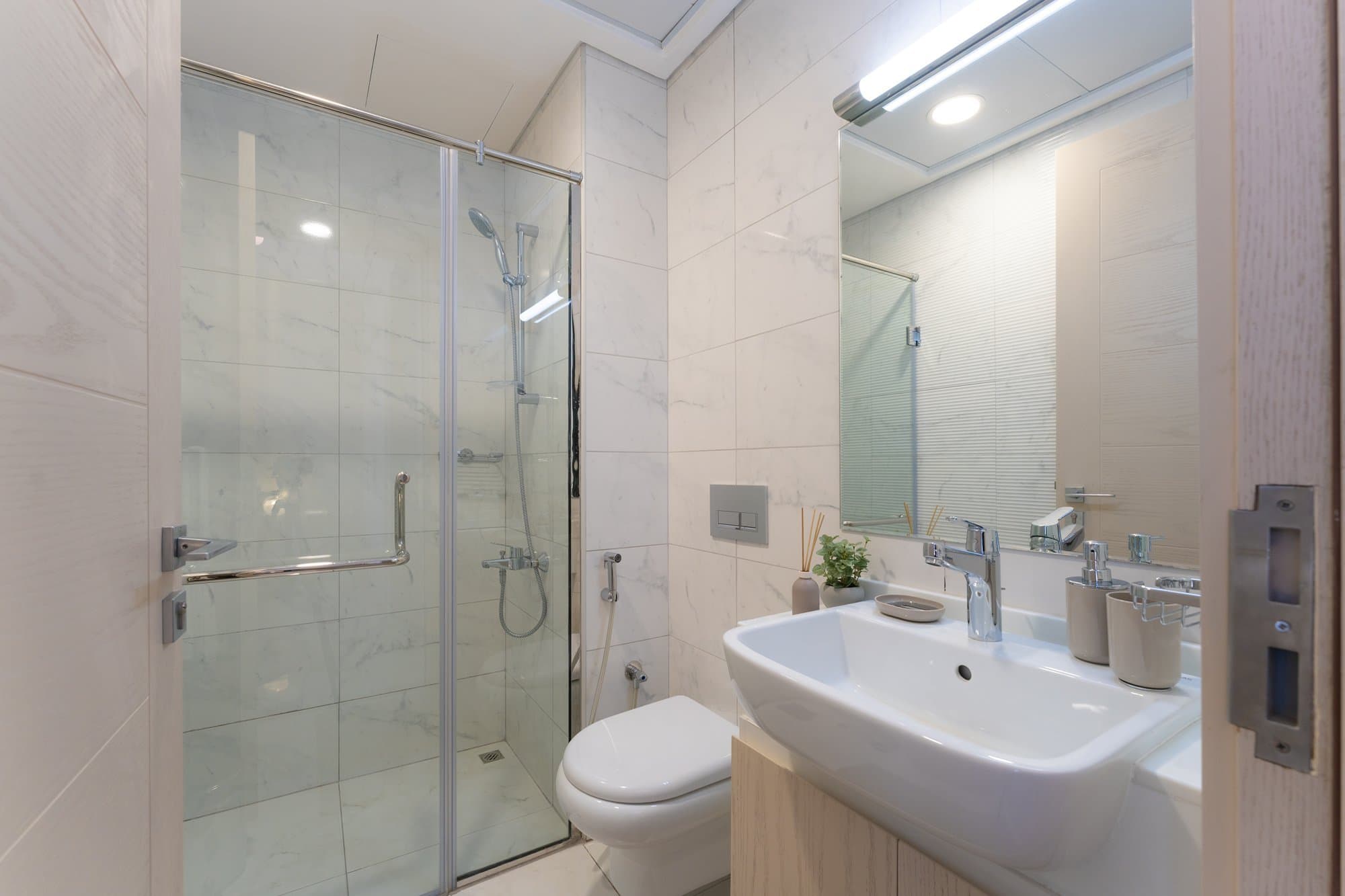 0 Commission | Luxurious Apartment | Vacant, 22