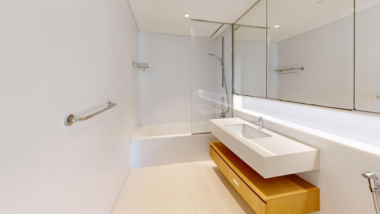 Stunning 1 BR | Community View | Prime Location, 7