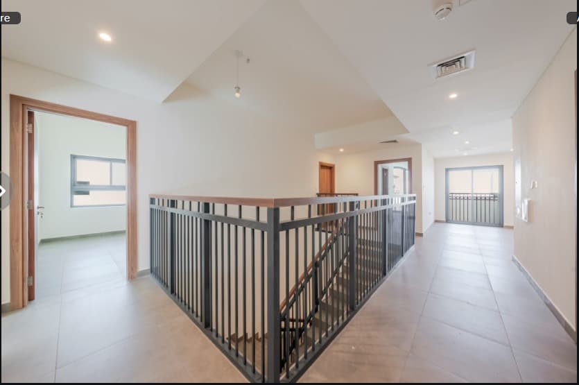 Single Row | Direct Access to the Park | Vacant, 3