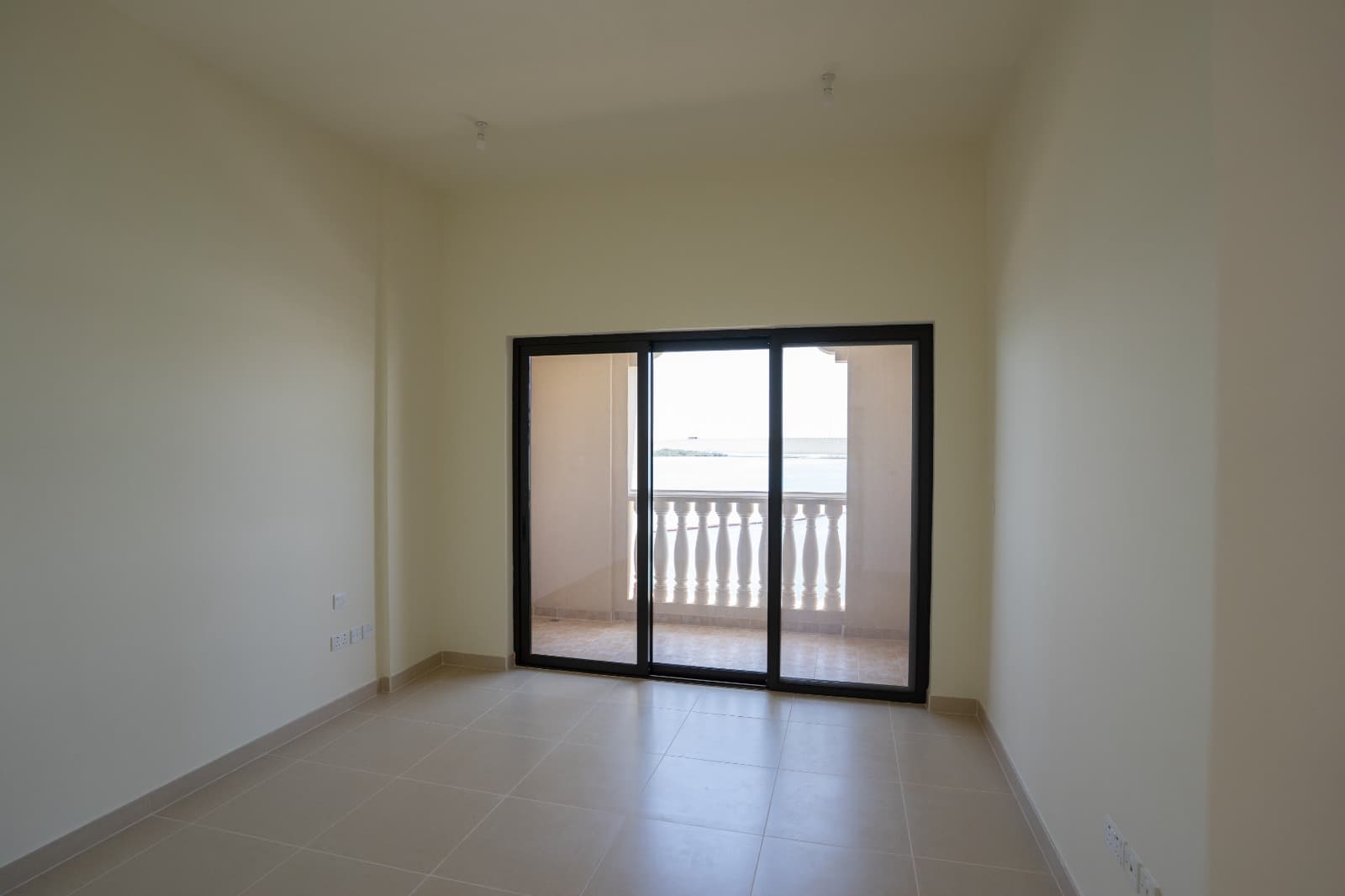 Spacious 3BR | Luxury Living | Ideal Location — 4