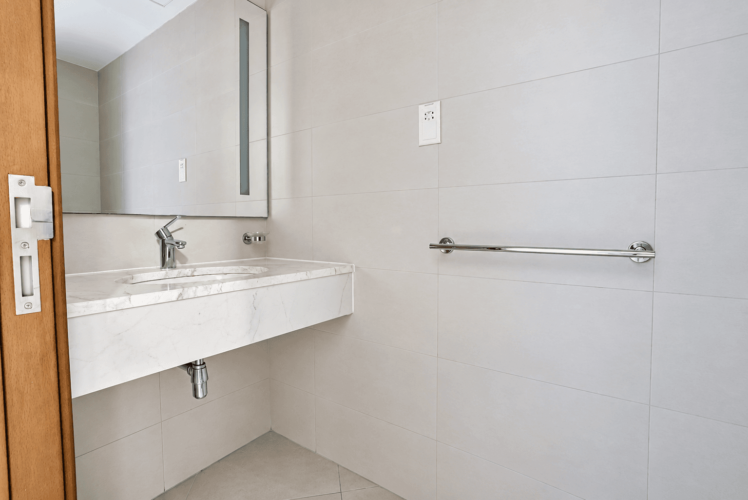 Prestige 2BR | Premium Sea Views | Prime Location, 19