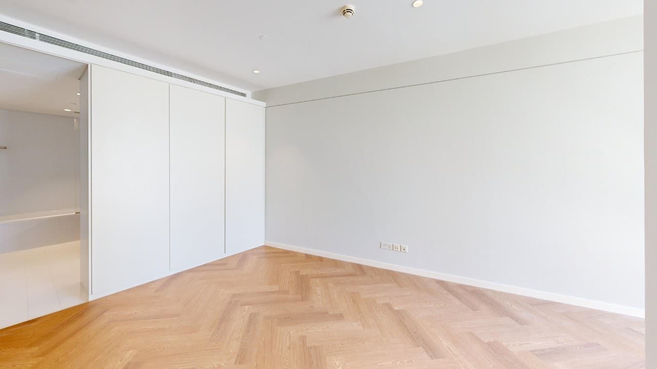 Stunning 1 BR | Community View | Prime Location, 5