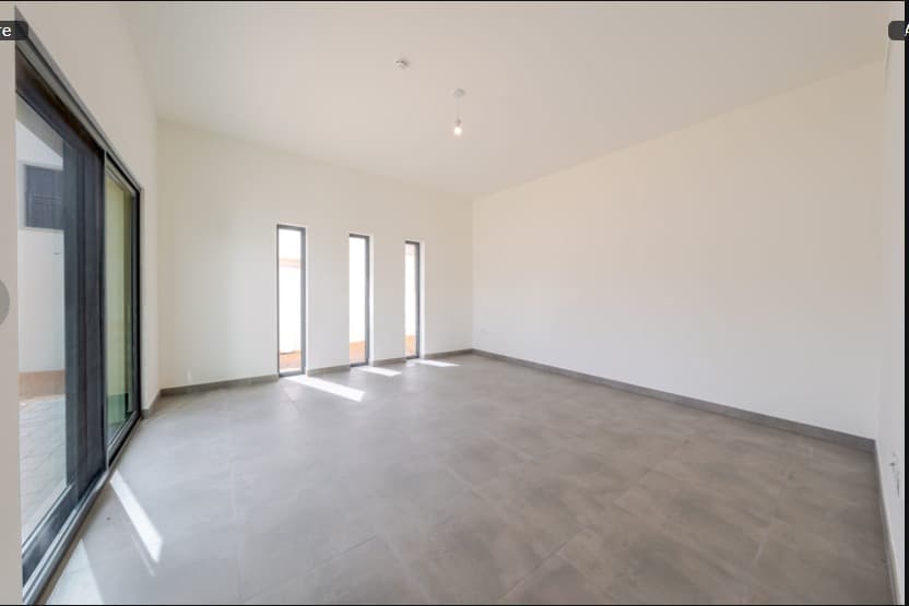 Single Row | Direct Access to the Park | Vacant, 2