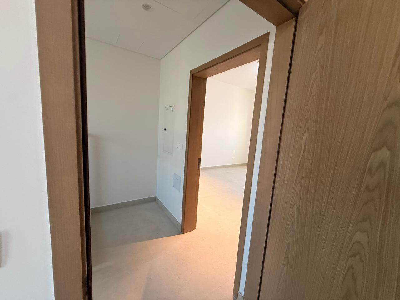 Single Row | Stunning 2BR TH | Prime Location — 7