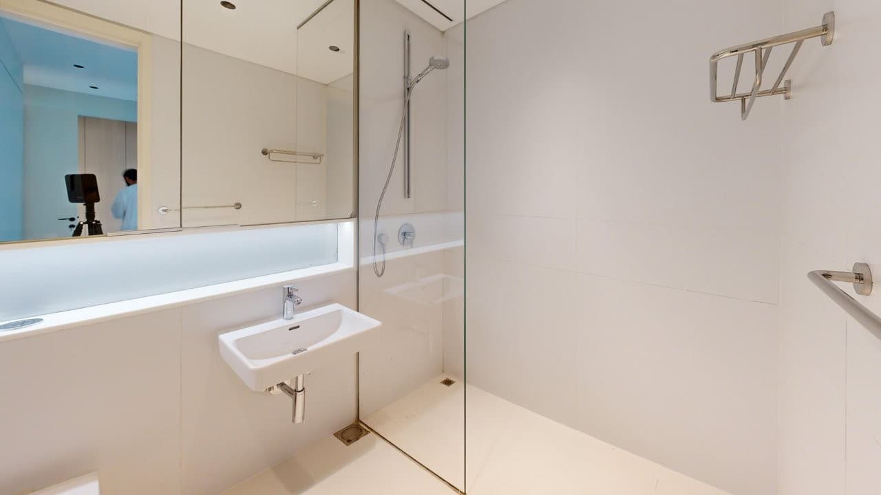 Modern 2BR | Canal View | Prime Location, 5