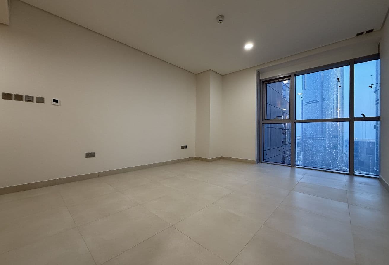 Stunning 2BR+M | Duplex | Great Location — 10