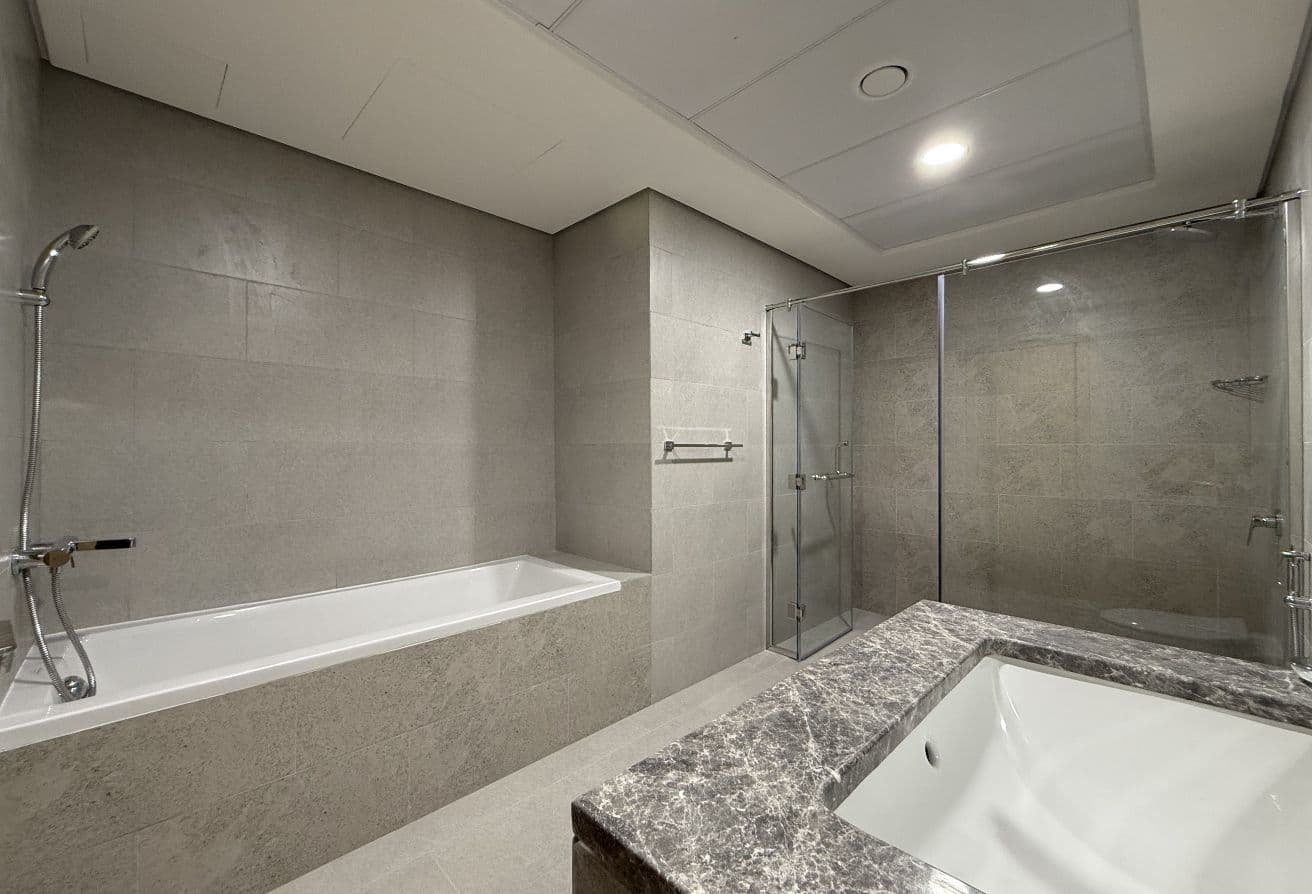 Stunning 2BR+M | Duplex | Great Location — 19