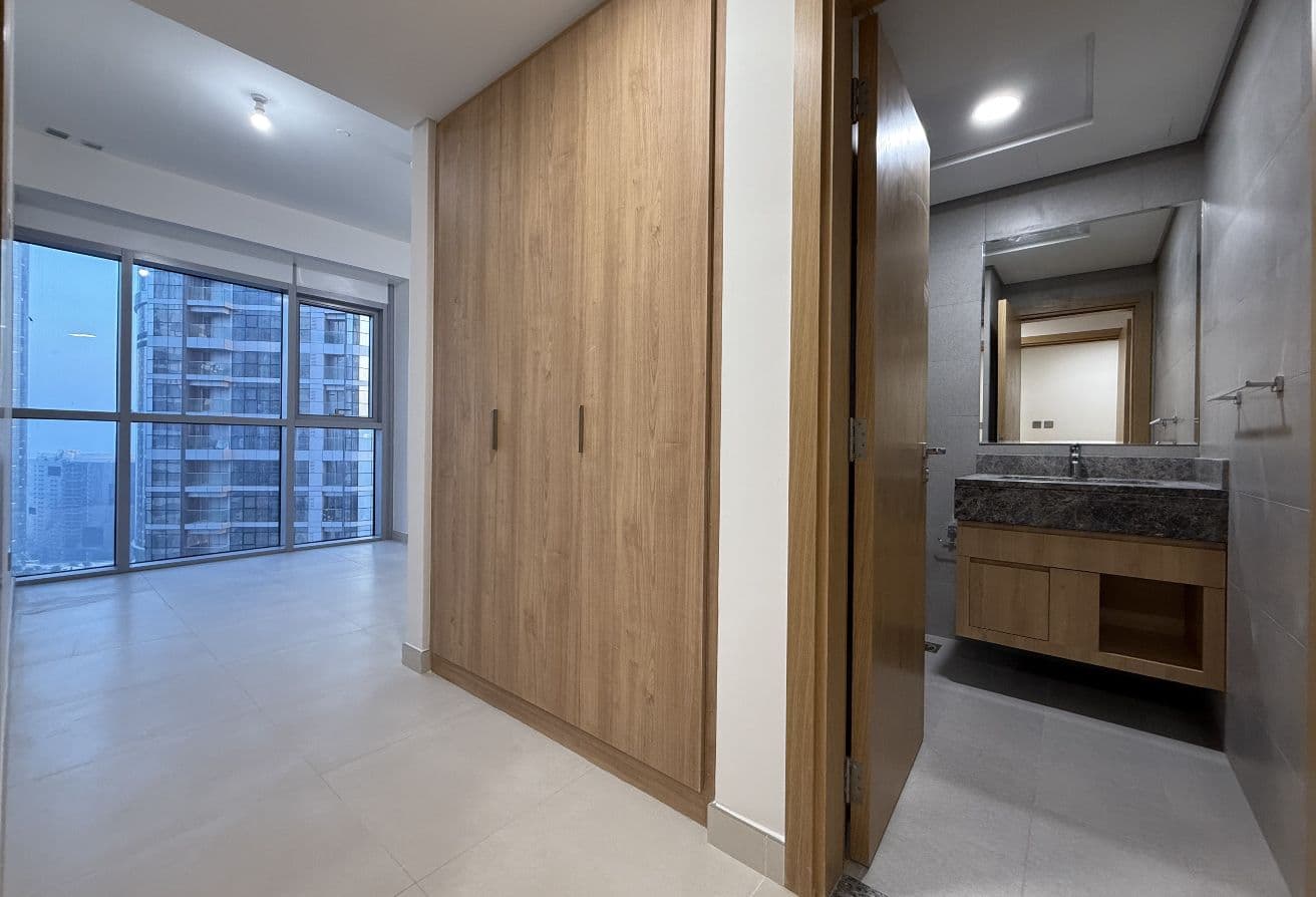 Stunning 2BR+M | Duplex | Great Location — 12