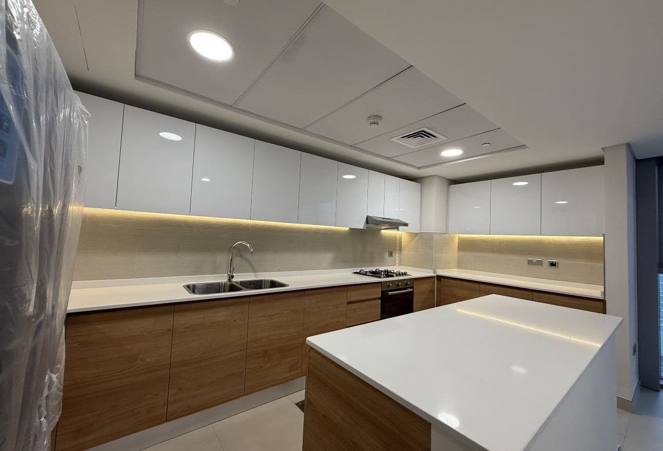Stunning 2BR+M | Duplex | Great Location — 15