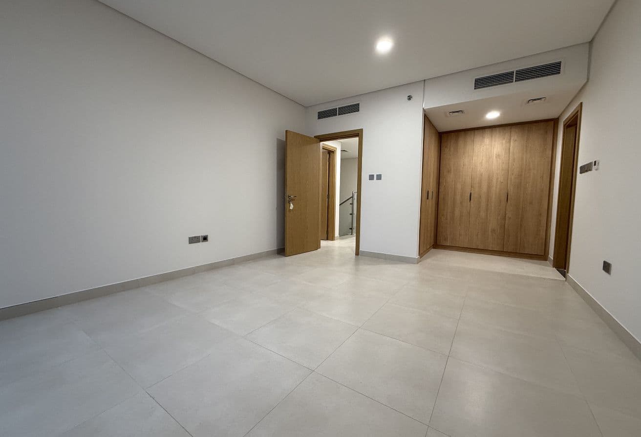 Stunning 2BR+M | Duplex | Great Location — 7