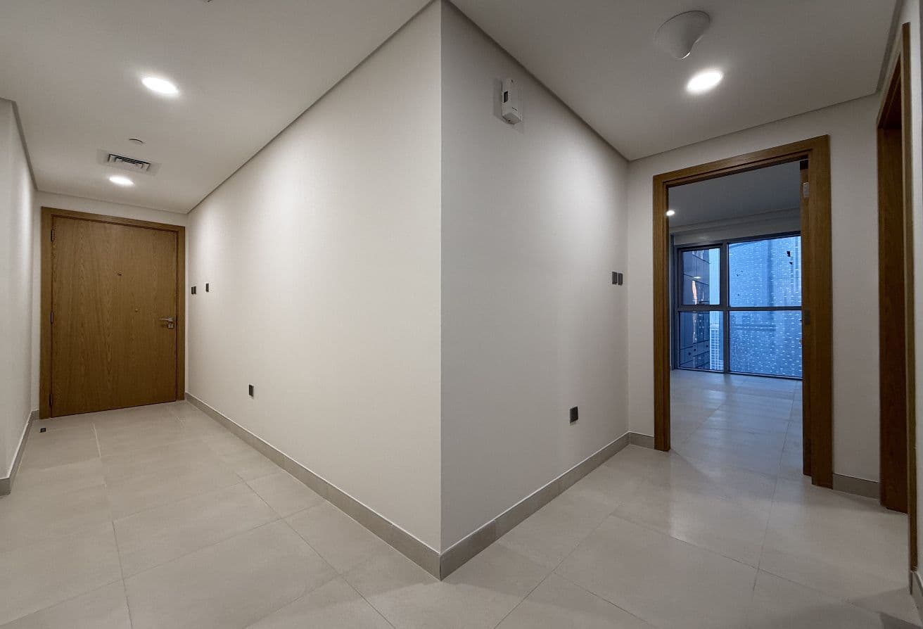 Stunning 2BR+M | Duplex | Great Location — 11