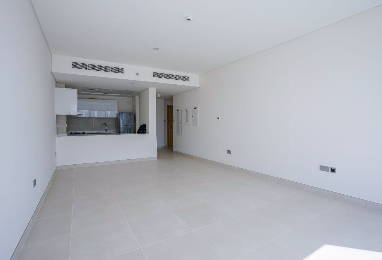 Stunning 1BR | High Floor | City View — 3