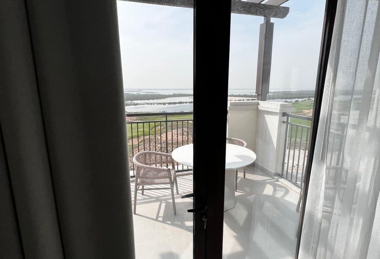 Elegant 2BR+M | Furnished | Stunning Views — 7
