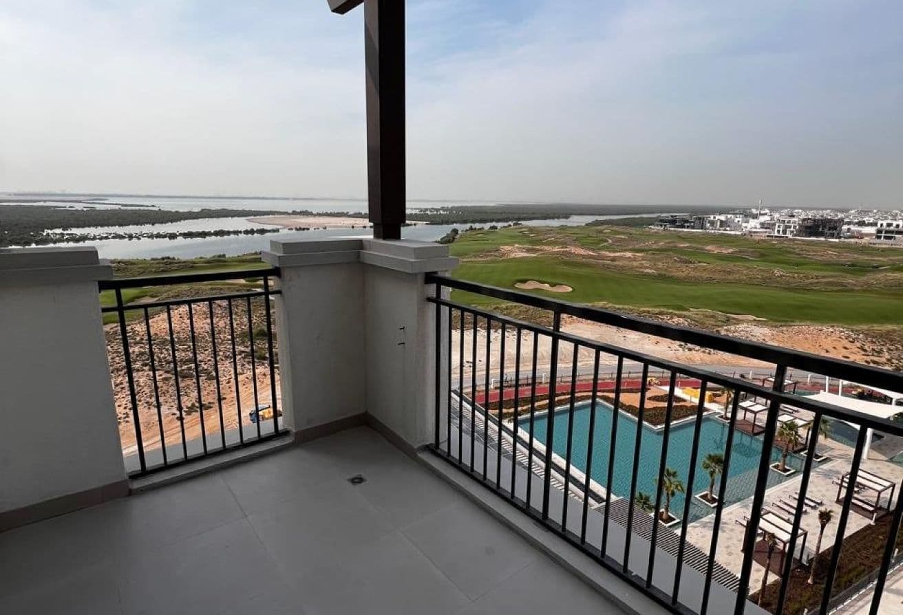 Elegant 2BR+M | Furnished | Stunning Views — 9
