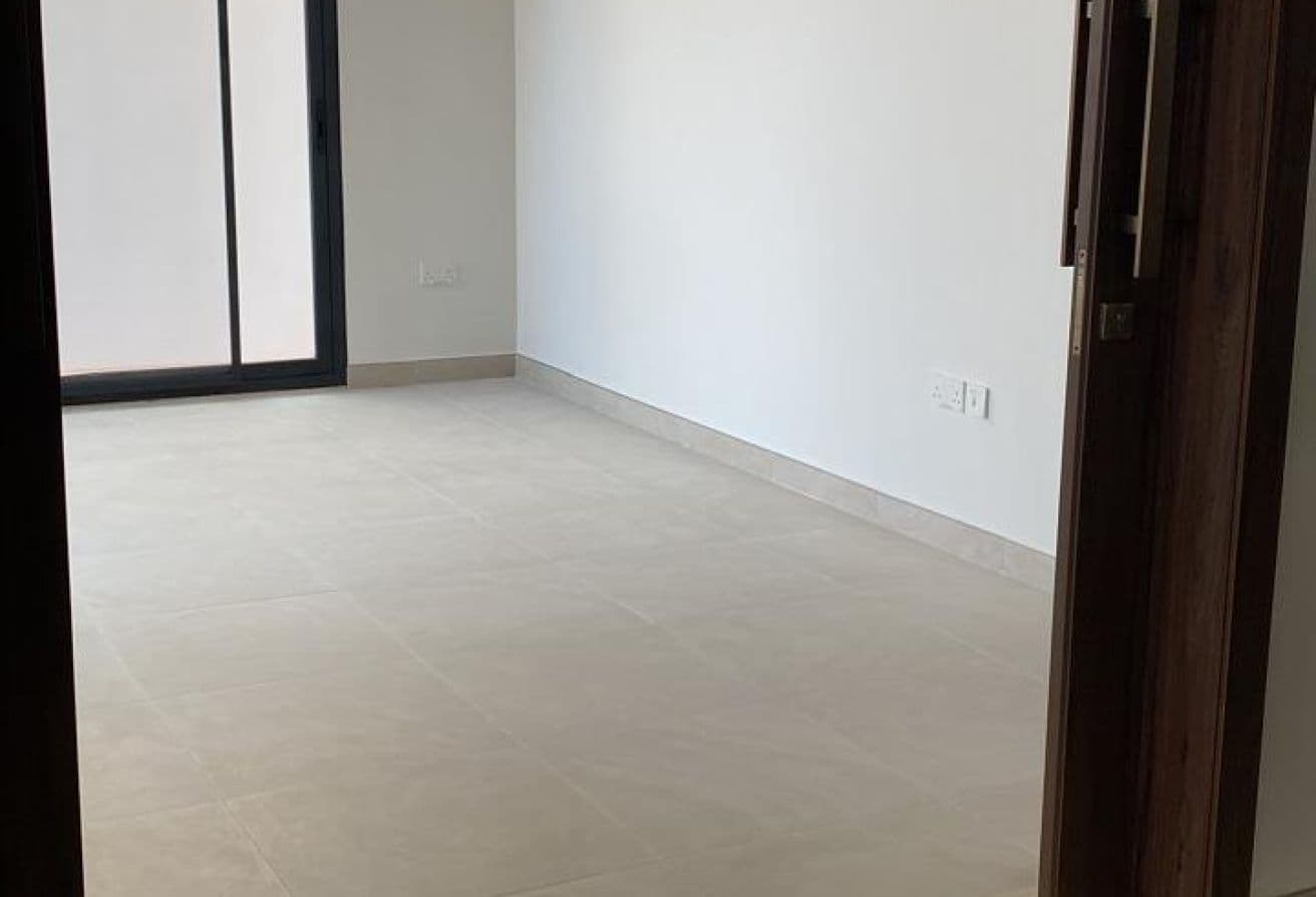 Luxury Living | Stunning 4BR+M | Single Row — 4