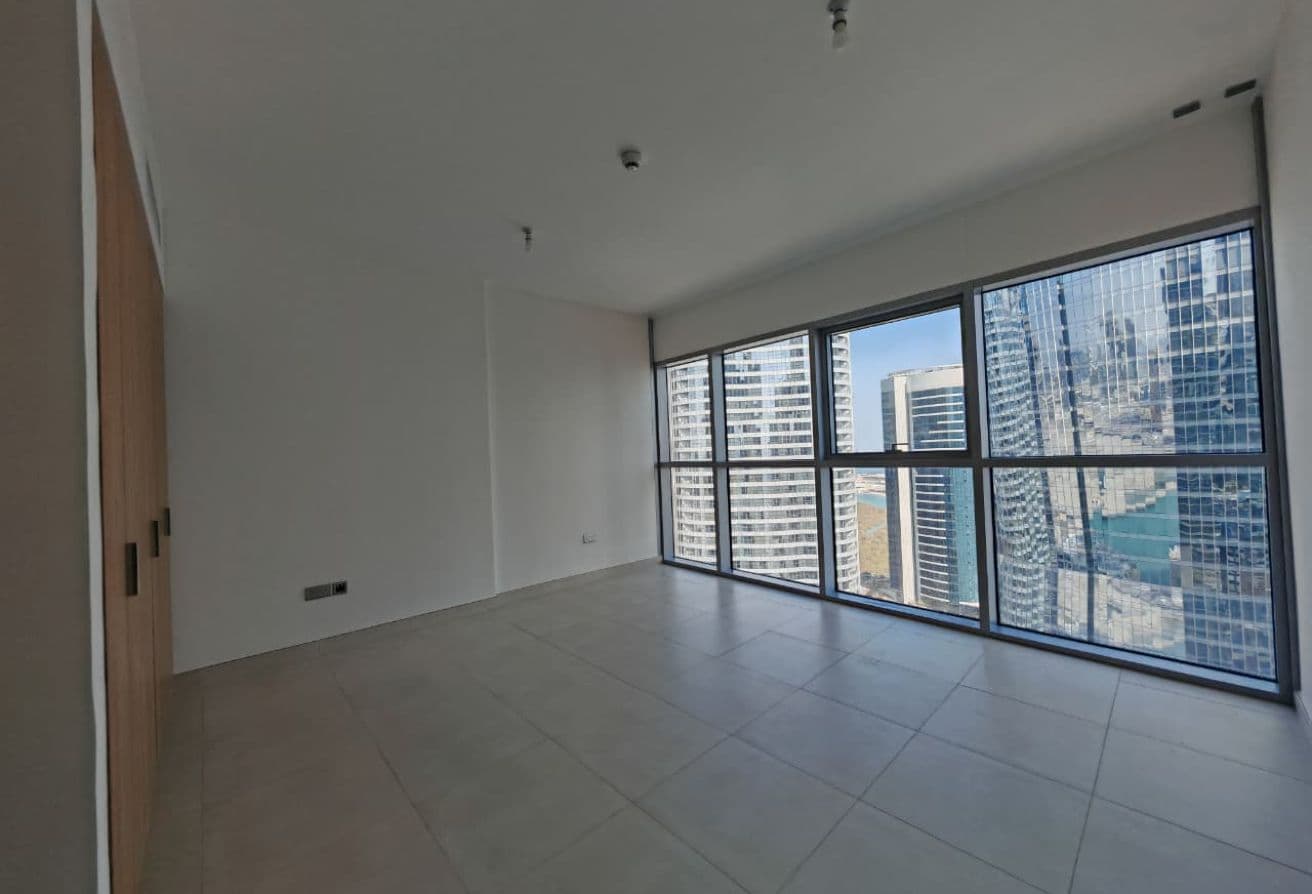 Stunning 3BR+M | Canal View | High Floor — 4