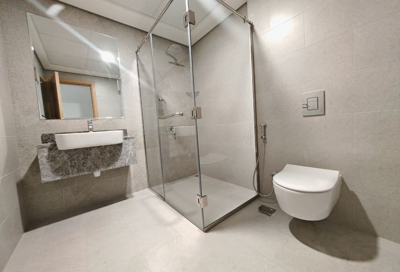 Stunning 3BR+M | Canal View | High Floor — 10