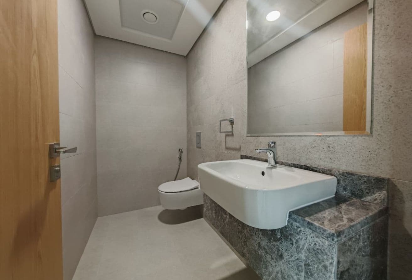 Stunning 3BR+M | Canal View | High Floor — 9
