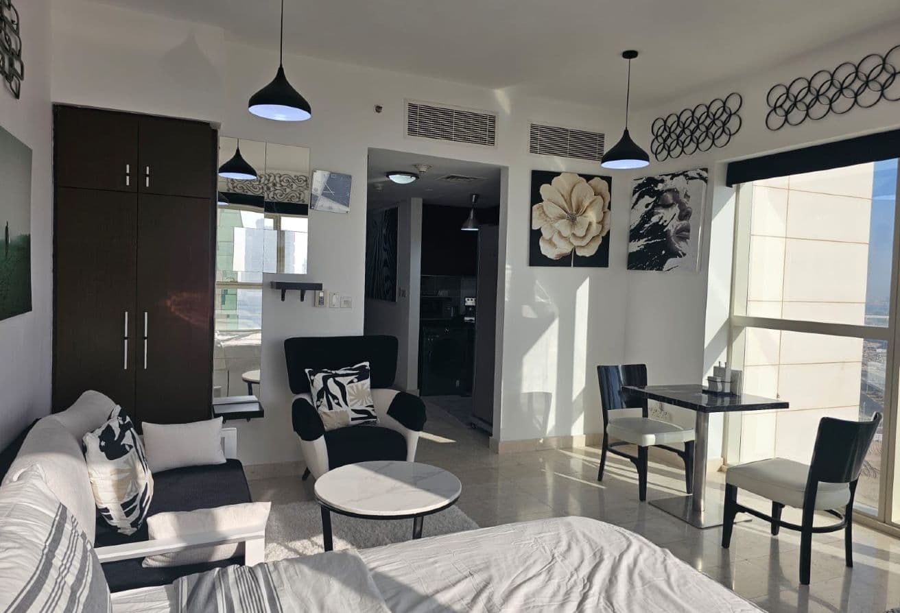 Charming Studio | High Floor | Stunning Views — 6