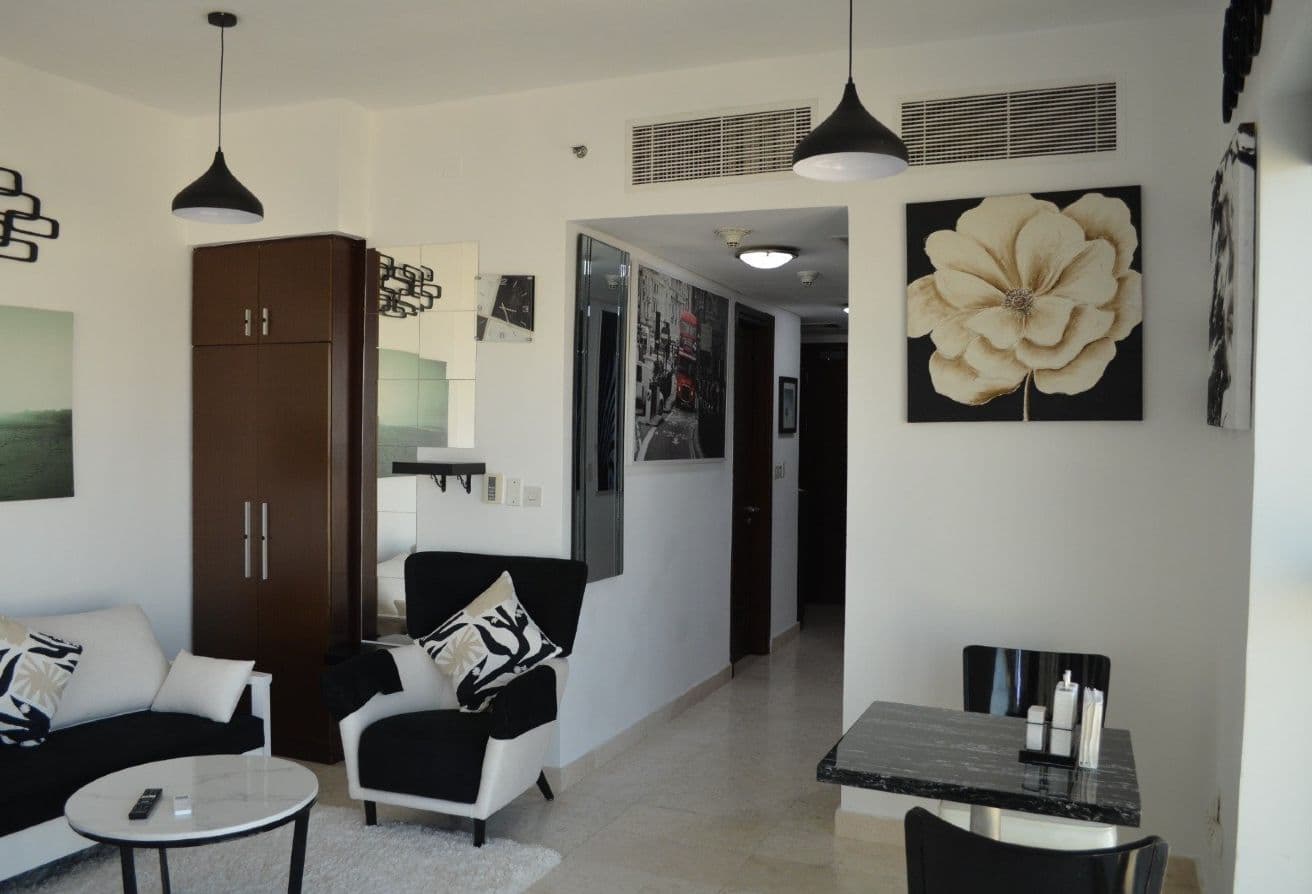 Charming Studio | High Floor | Stunning Views — 11
