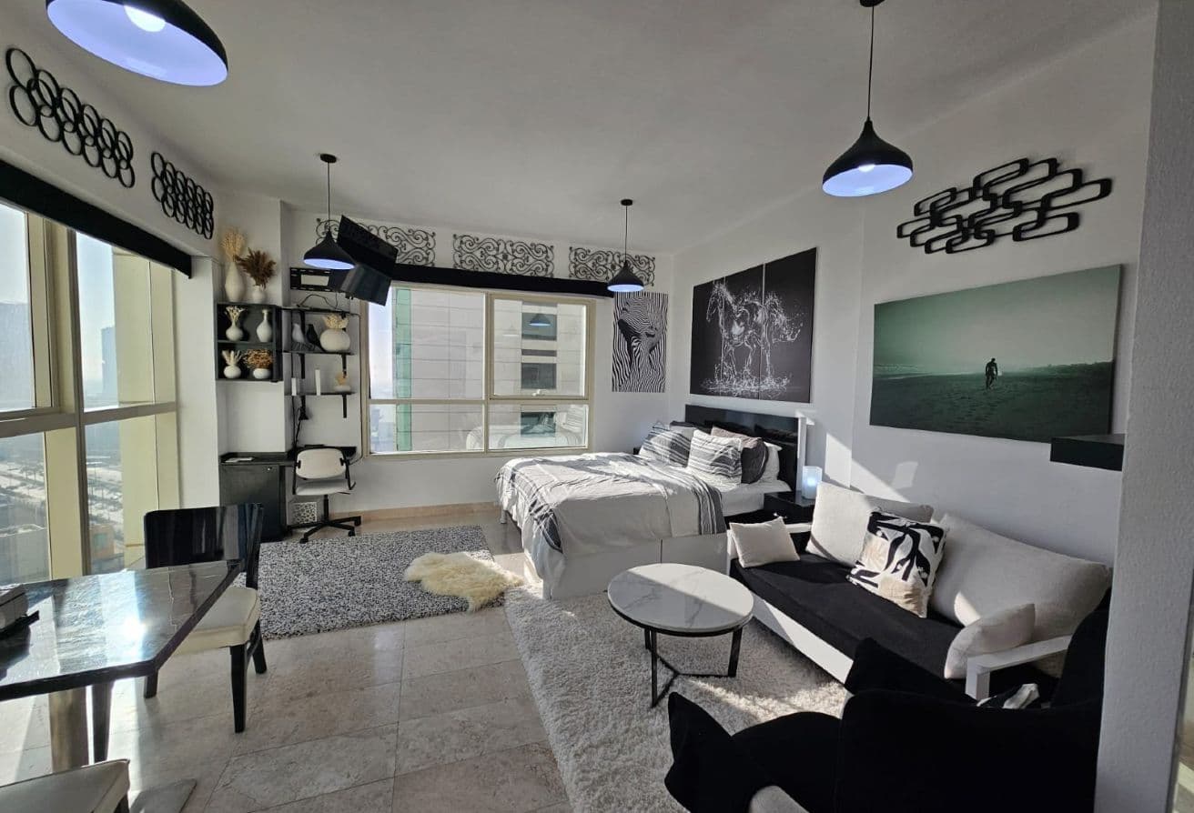 Charming Studio | High Floor | Stunning Views