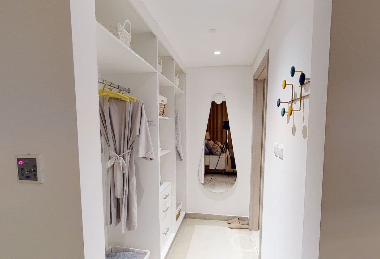 Fully Furnished | Elegant 3BR+M | Ideal Location — 6