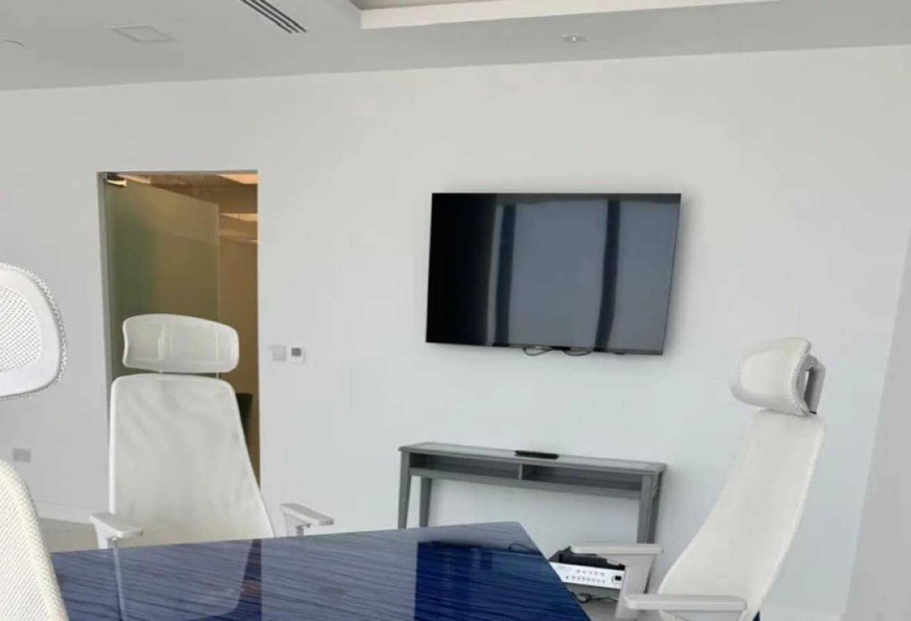 Canal View | Spacious Office | High Floor — 6