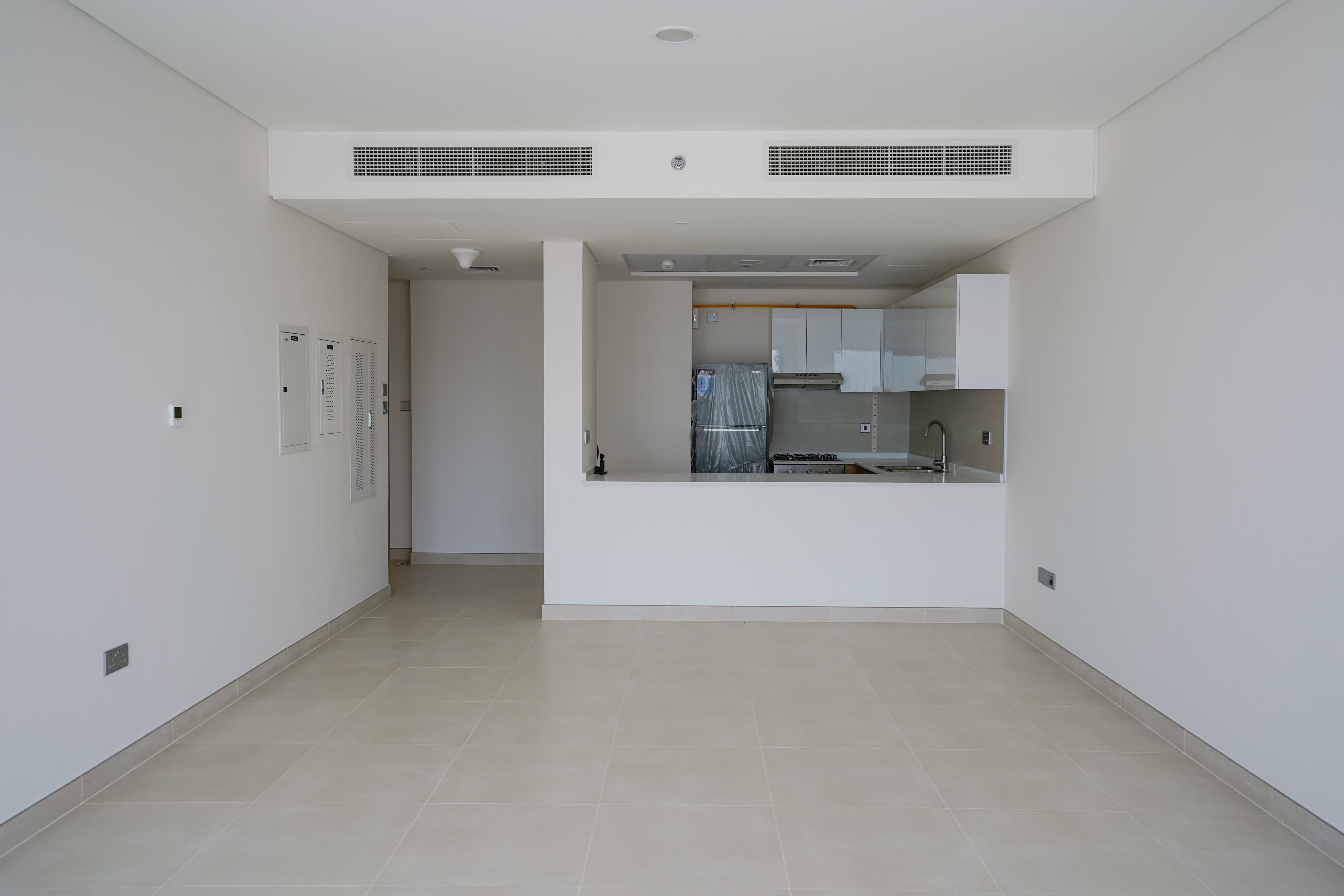 Brand New 1BR| City view | High floor — 5