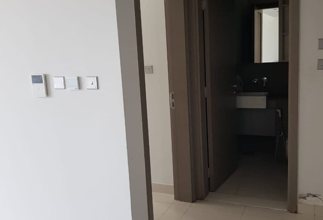 Stunning 1BR | Pool View | Prime Location — 8