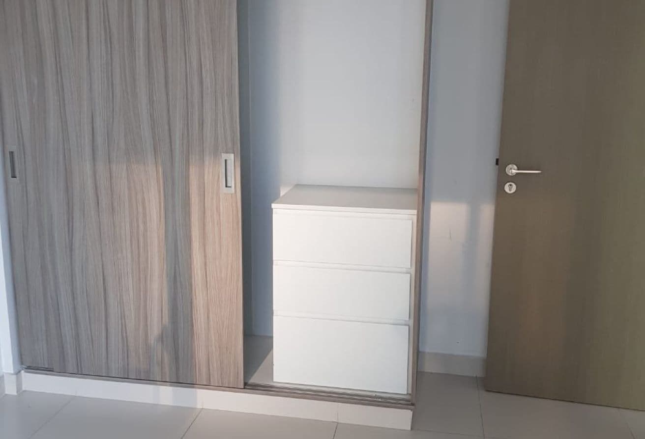 Stunning 1BR | Pool View | Prime Location — 7