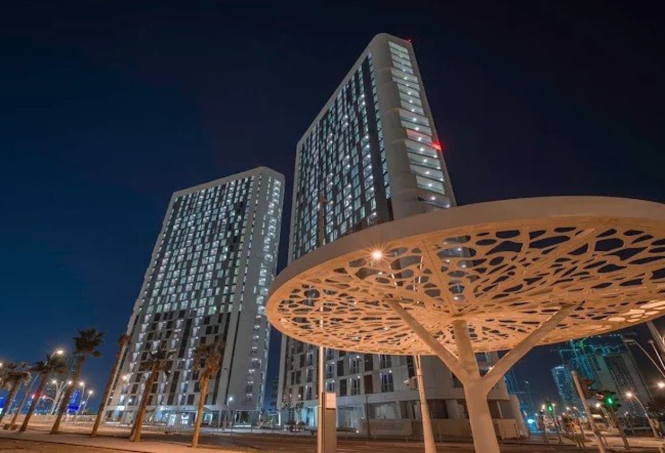 Stunning 1BR | Pool View | Prime Location