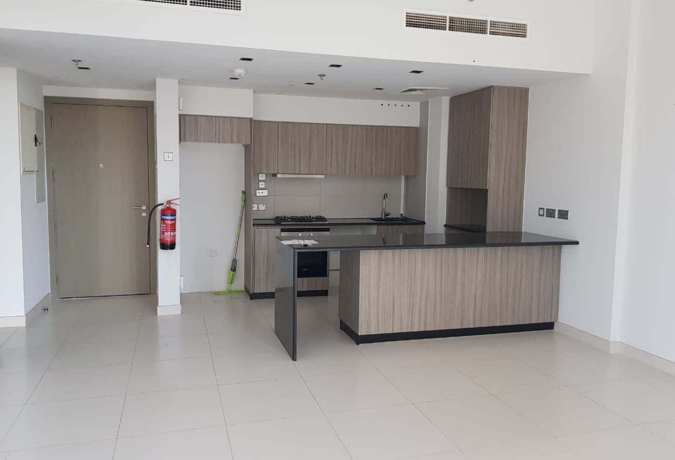 Stunning 1BR | Pool View | Prime Location — 5