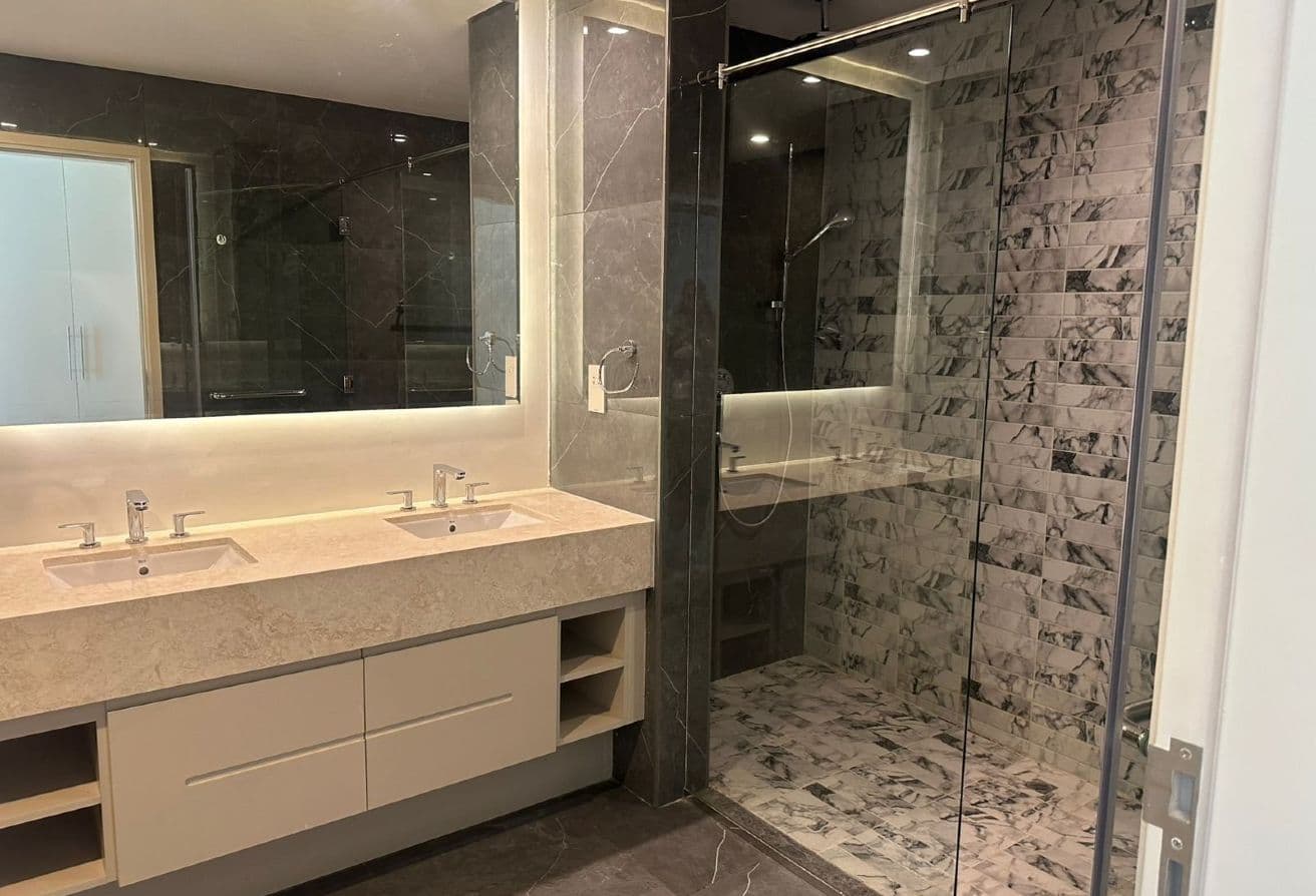 Beach Access | Huge Apartment | Partial Sea View — 18