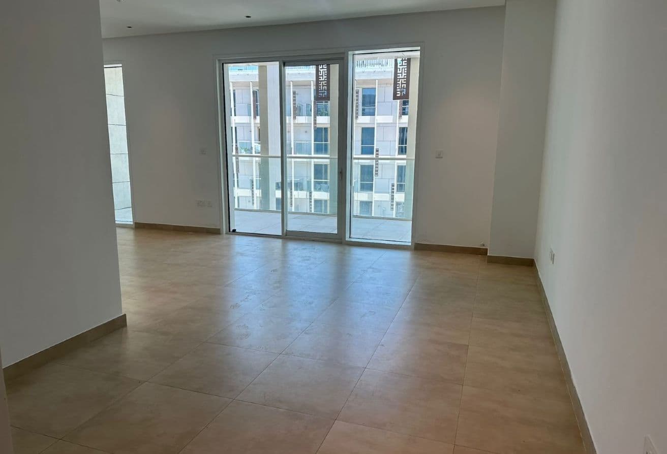 Beach Access | Huge Apartment | Partial Sea View — 2