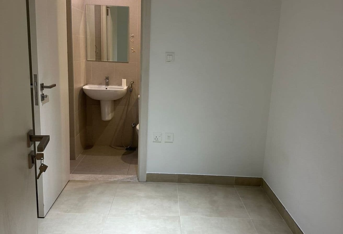 Beach Access | Huge Apartment | Partial Sea View — 11