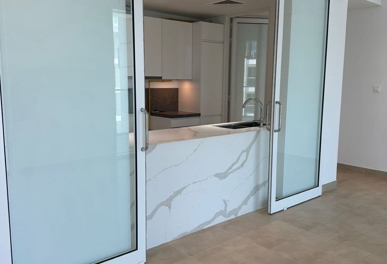 Beach Access | Huge Apartment | Partial Sea View — 3