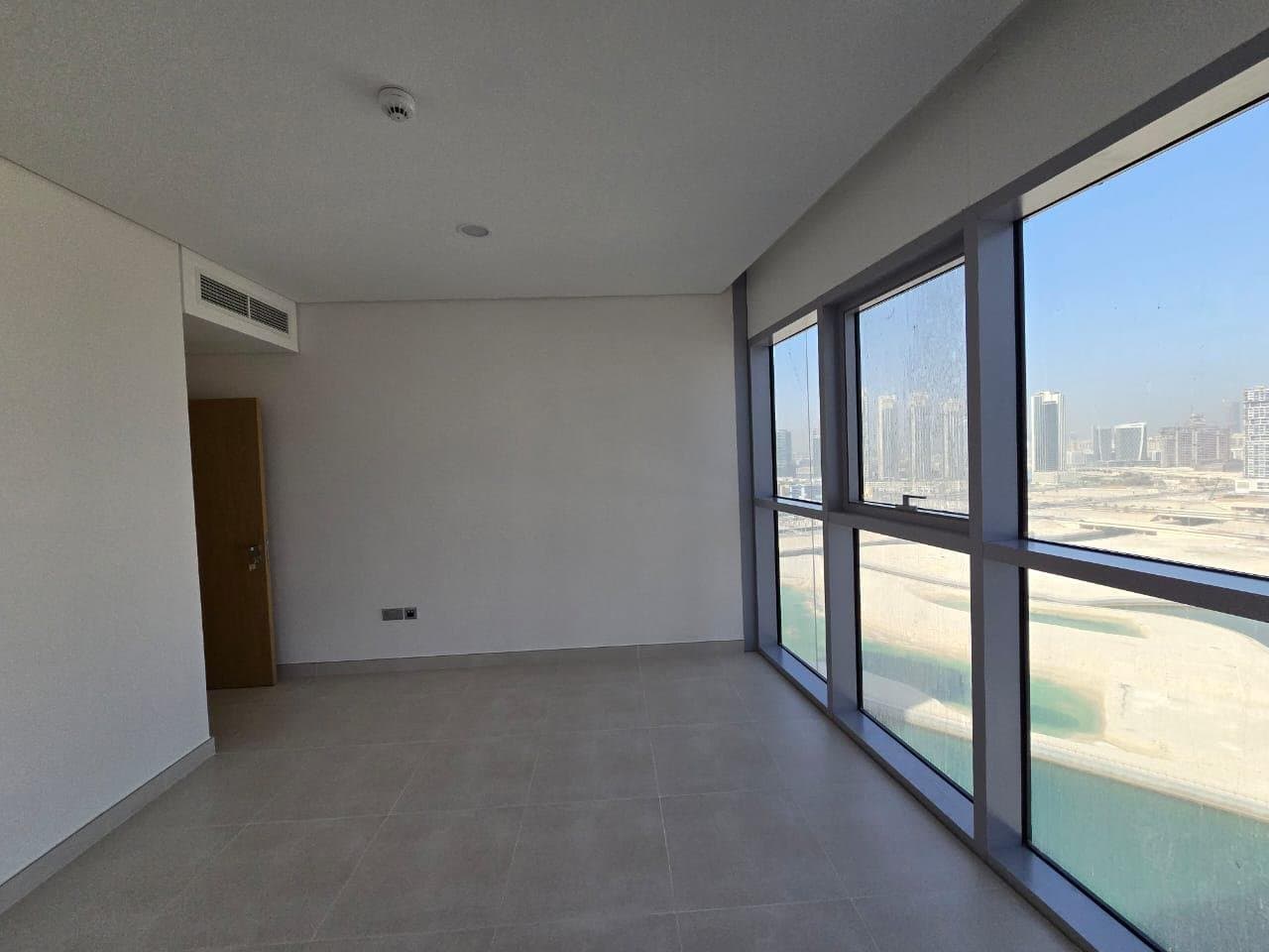 Brand New | Stunning 3BR+M | High Floor — 10
