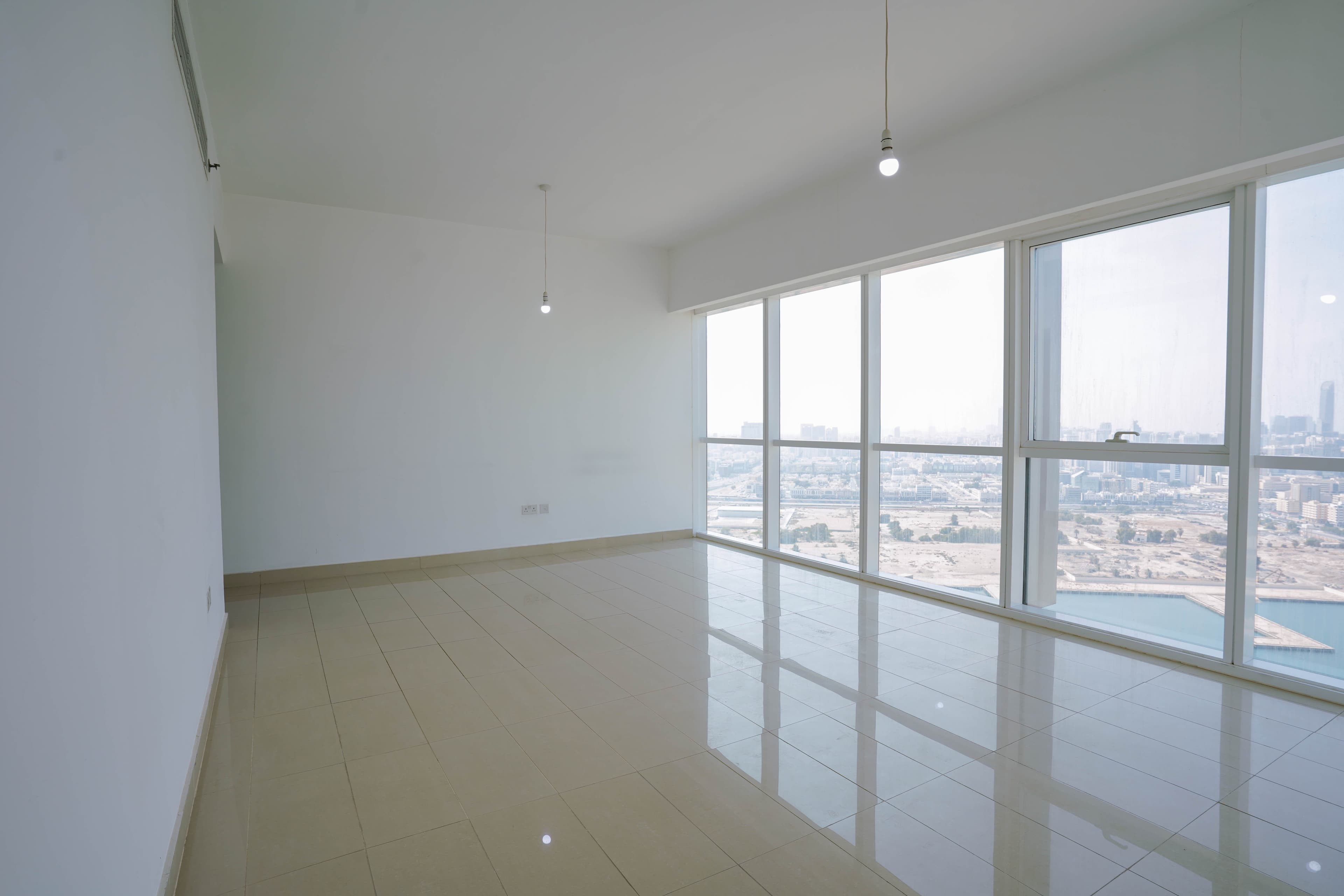 Huge Luxury 4BR+M | Stunning View | Ideal Location — 12